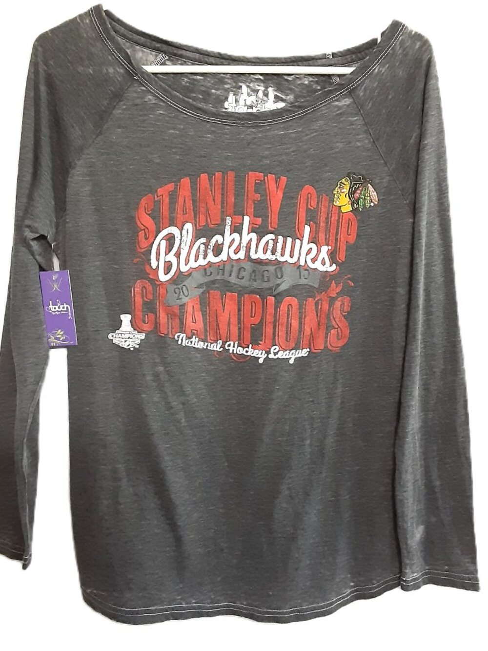 Touch by Alyss Milano T-Shirt M Long Sleeve Stanley Cup Blackhawks Lightweight